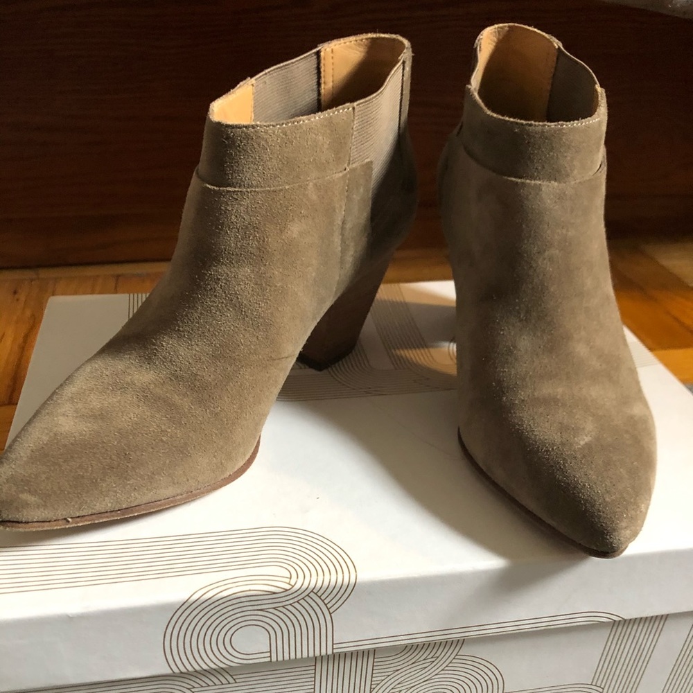 Sigerson Morrison Suede Booties size 8